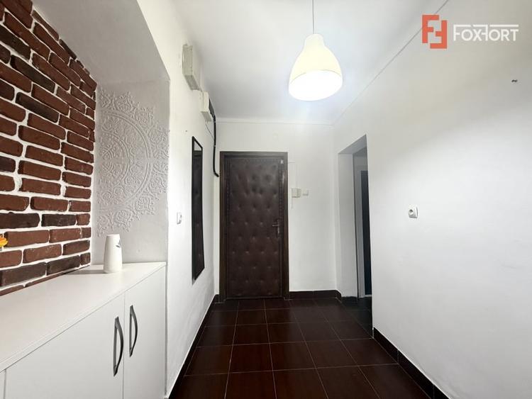 Apartament cu 2 camere decomandat, mobilat în Central