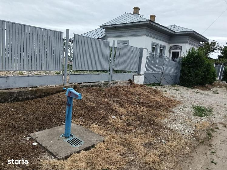 Casă cu 3 camere în Central