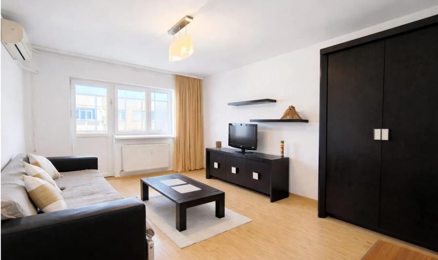 Apartament cu 3 camere decomandat, mobilat în Tineretului