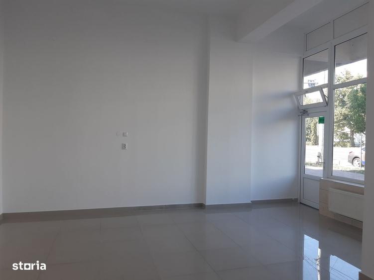 Spațiu comercial, de 55 mp, în Podu Roș