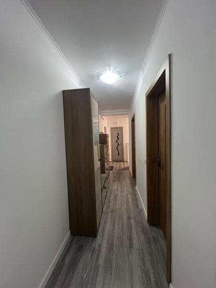 Apartament cu 3 camere decomandat, mobilat în Exterior Nord