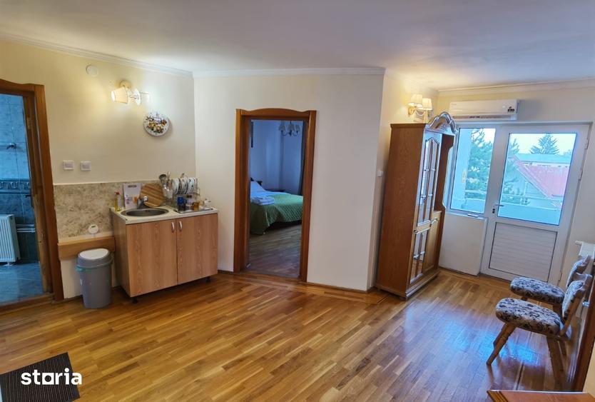 Casă cu 9 camere cu Teren 986 Mp în Găvana