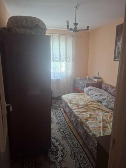 Apartament cu 4 camere semidecomandat în Central