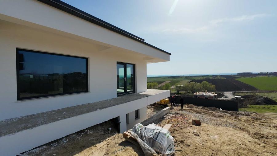 Casă cu 3 camere în Moara