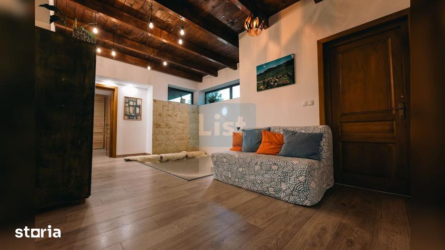 Casă cu 7 camere cu Teren 1300 Mp în Bonț