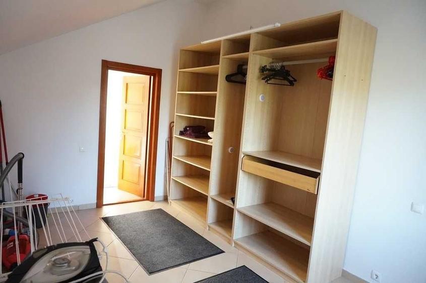 Casă cu 3 camere cu Teren 1000 Mp în Central