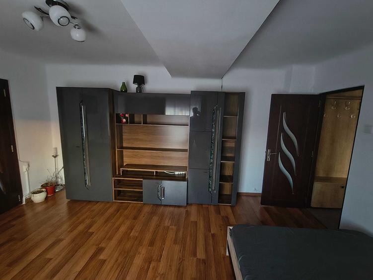 Garsonieră decomandată în Complex Studențesc