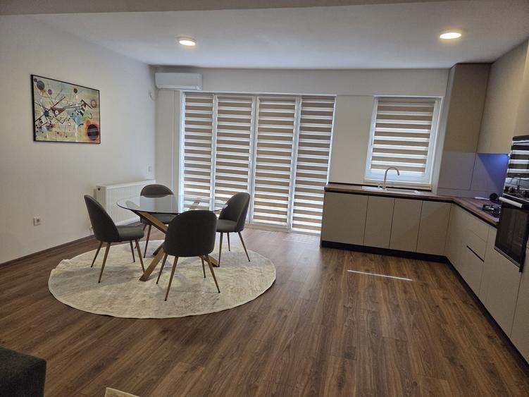 Apartament cu 2 camere decomandat în Triaj