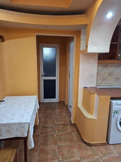 Vand apartament doua camere decomandat - 1
