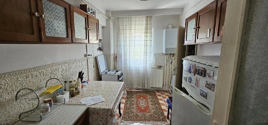 Apartament cu 2 camere decomandat în Central