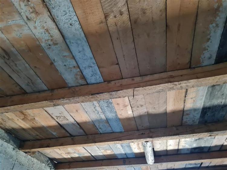 Casă individuală cu 2 camere cu Canalizare în Șiria