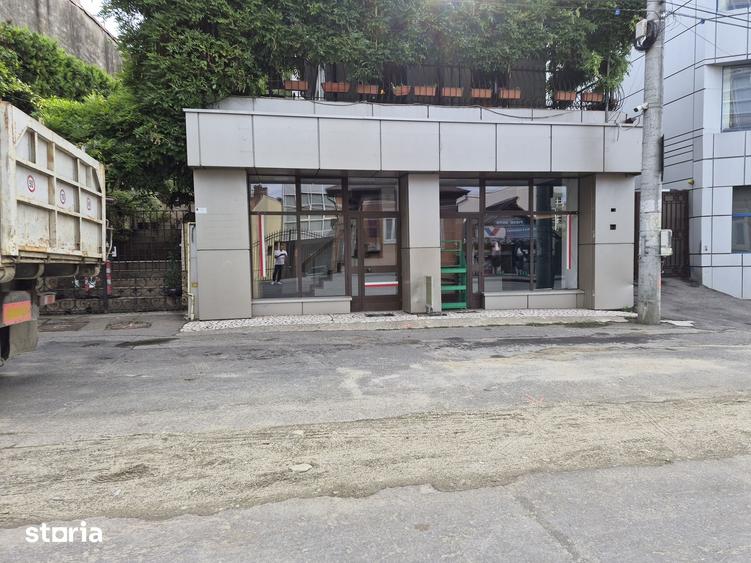 Spațiu comercial, de 80 mp, în Central