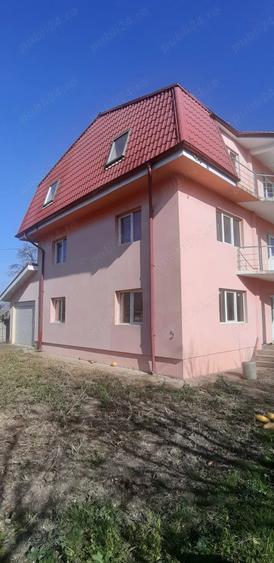 Casă cu 5 camere cu Teren 1000 Mp în Central
