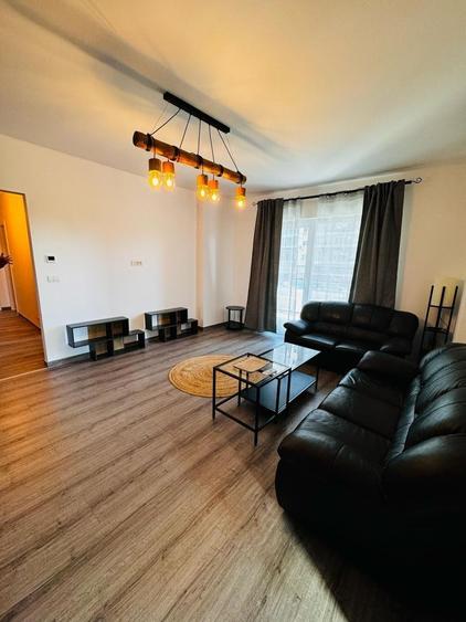 Apartament cu 3 camere semidecomandat, mobilat în Micălaca