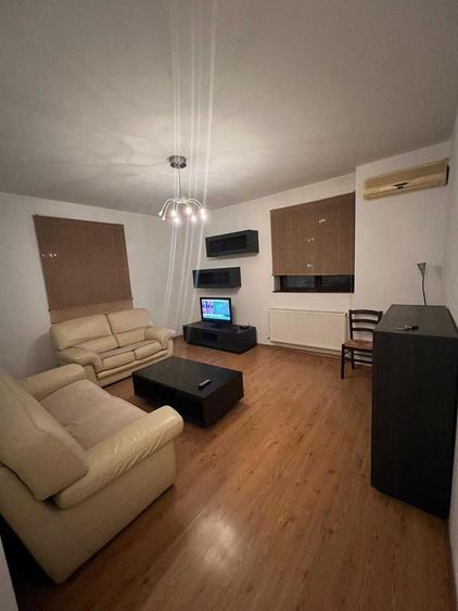Apartament cu 3 camere decomandat în Văcăresti