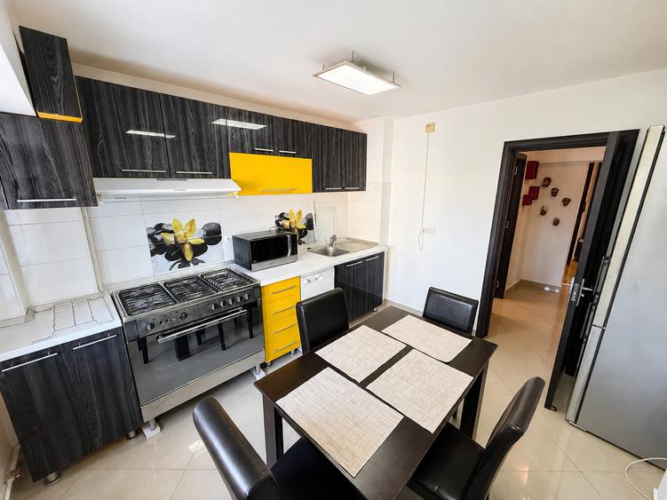 Apartament cu 4 camere decomandat în Unirii