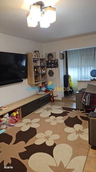 Apartament cu 2 camere decomandat în Cornișa