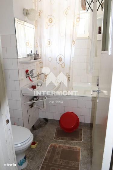 Apartament cu 3 camere decomandat în Malul Spitalului