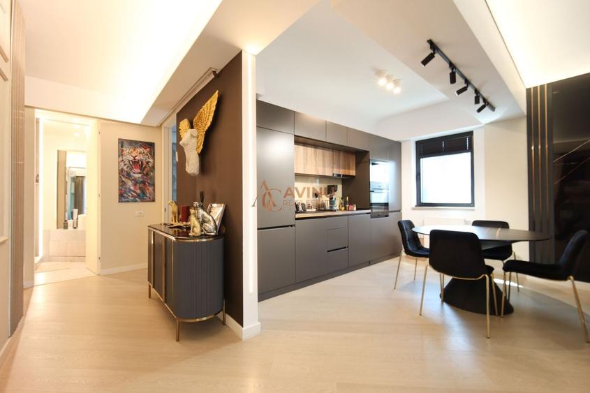 Apartament cu 3 camere în Sud-Vest
