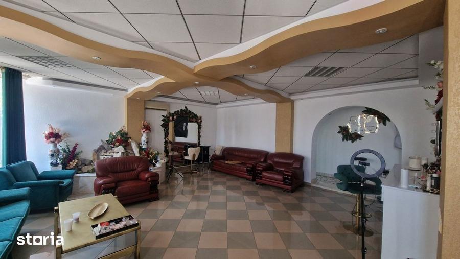 Casă cu 5 camere cu Piscina în Pieptănari