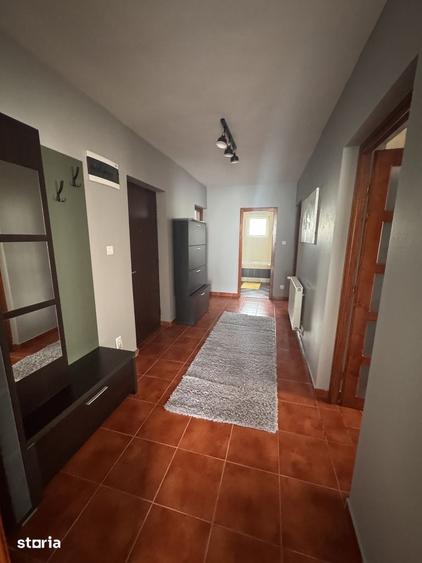 Apartament cu 3 camere decomandat în Exterior Vest
