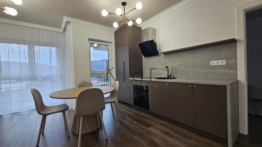 Apartament cu 3 camere semidecomandat, mobilat în Florești