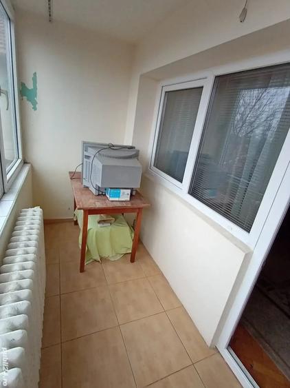 Apartament cu 3 camere decomandat în Lunei