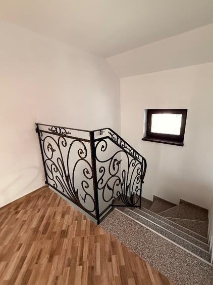 Casă individuală cu 5 camere cu Garaj în Hangu