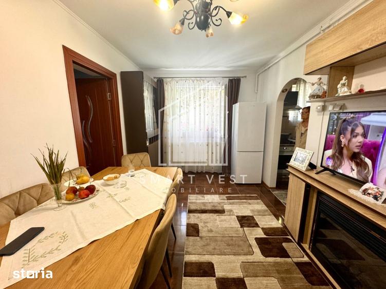 Apartament cu 3 camere semidecomandat, mobilat în Cloșca