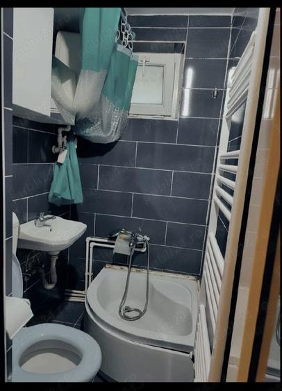 Garsonieră decomandată în Dobroești