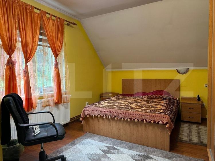 Casă individuală cu 7 camere cu Canalizare în Purcăreni