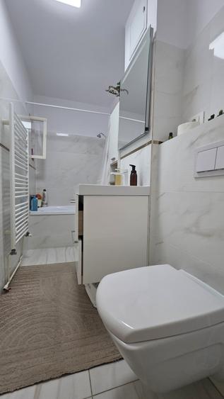 Apartament cu 3 camere decomandat, mobilat în Vasile Aaron
