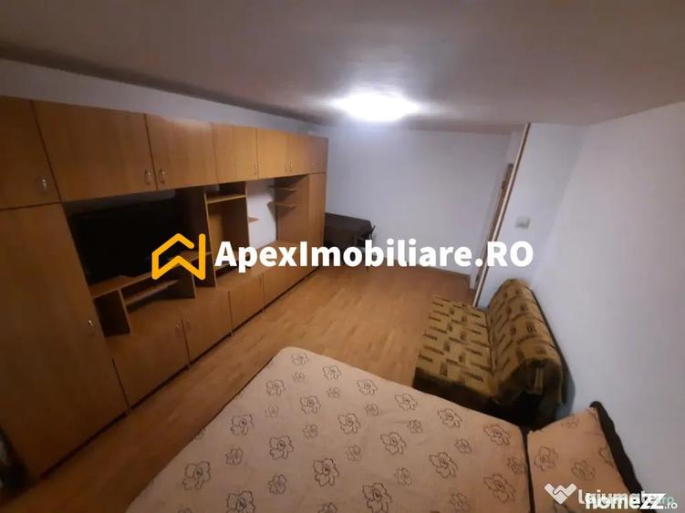 Garsonieră decomandată în Central
