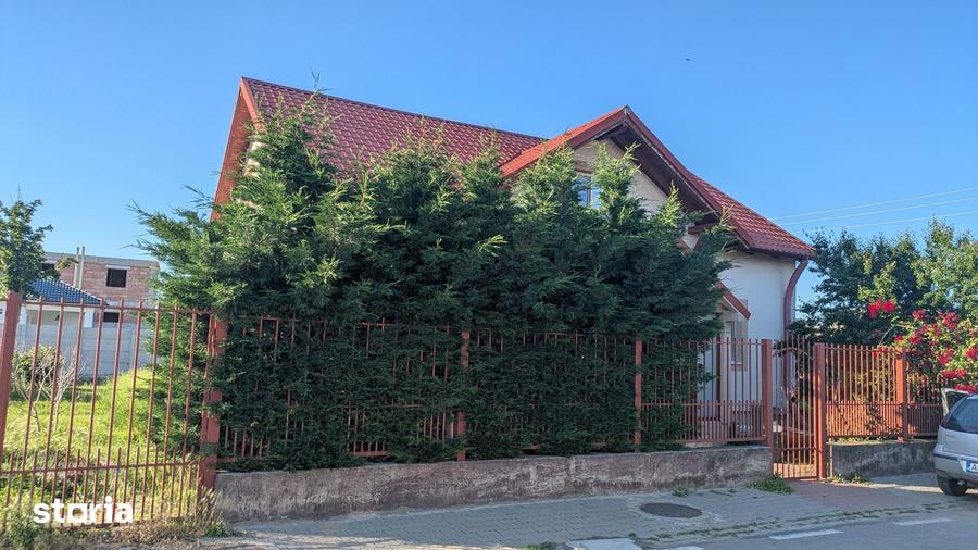 Casă cu 4 camere cu Teren 520 Mp în Vladimirescu