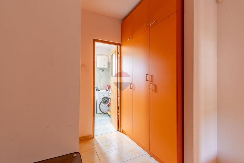 Apartament cu 2 camere semidecomandat, mobilat în Florești