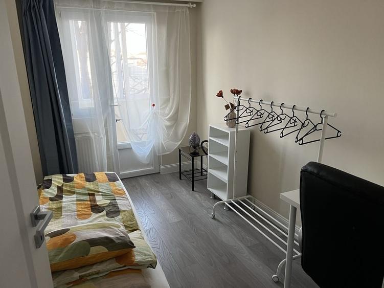 Apartament cu 3 camere semidecomandat în Central