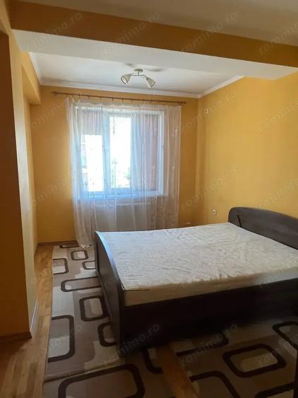 Apartament cu 2 camere semidecomandat în Buziașului