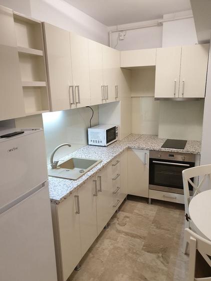 Apartament cu 2 camere, mobilat în P-ța Unirii