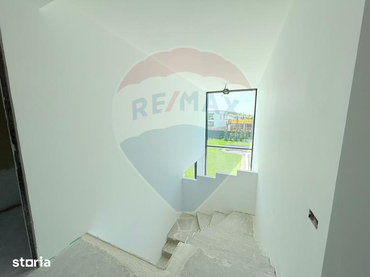 Casă cu 5 camere cu Teren 753 Mp în Balotești