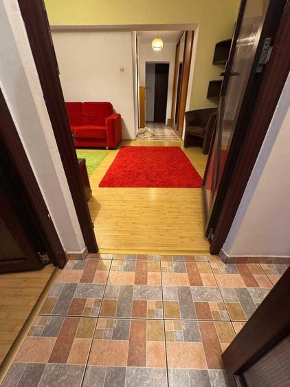 Apartament cu 3 camere semidecomandat în Timpuri Noi