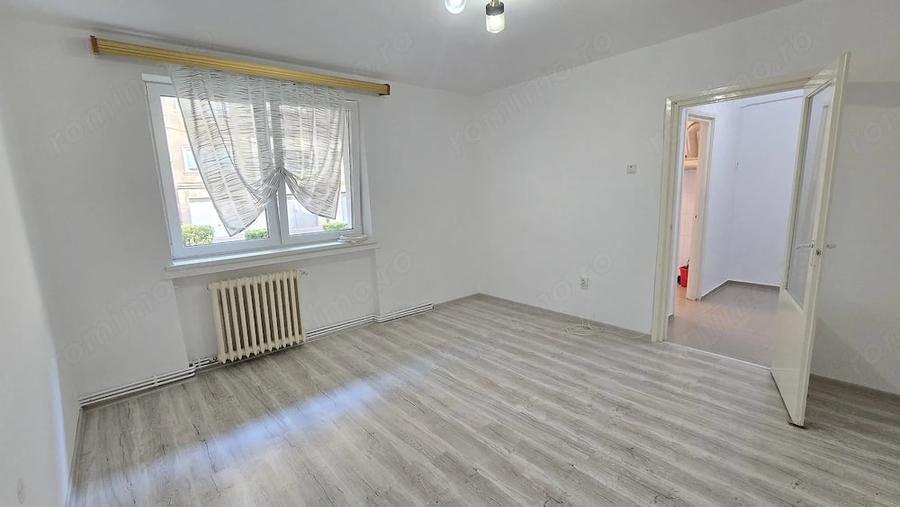 Vand apartament 2 camere in Deva, zona I. Traian, parter, semidecomandat, suprafata utila 47 mp, - 10