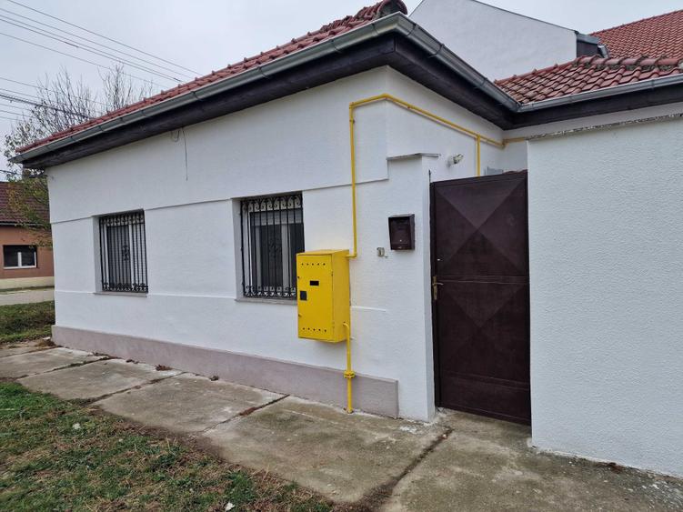 Casă cu 4 camere în Exterior Vest
