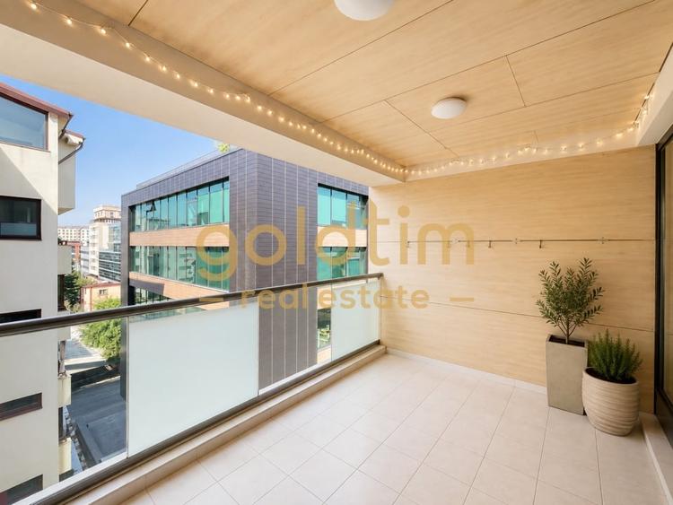 Apartament cu 3 camere semidecomandat, mobilat în Băneasa