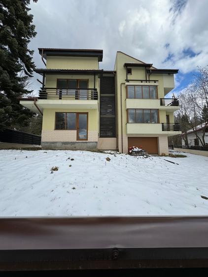 Casă individuală cu 6 camere cu Garaj în Predeal