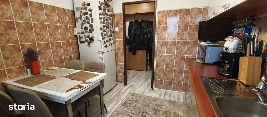 Apartament cu 2 camere semidecomandat în Cornișa