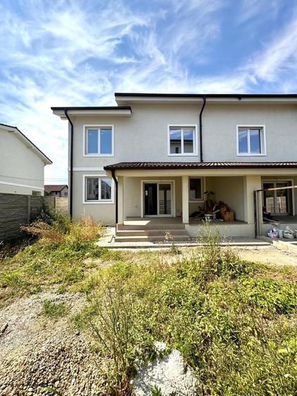 Duplex cu 4 camere cu Canalizare în Chișoda