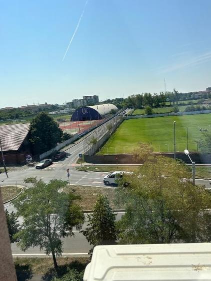 Apartament cu 3 camere decomandat, mobilat în Complex Studențesc
