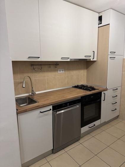 Apartament cu 3 camere decomandat în Vest