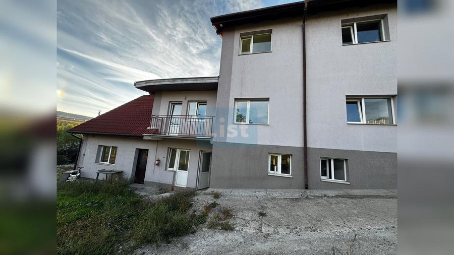 Casă cu 4 camere cu Canalizare în Iris