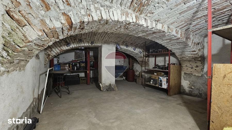 Casă cu 5 camere cu Teren 749 Mp în Hălchiu